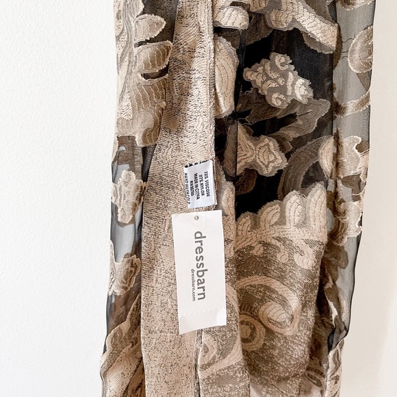 New Dressbarn Damask Print Scarf - Picture 3 of 6